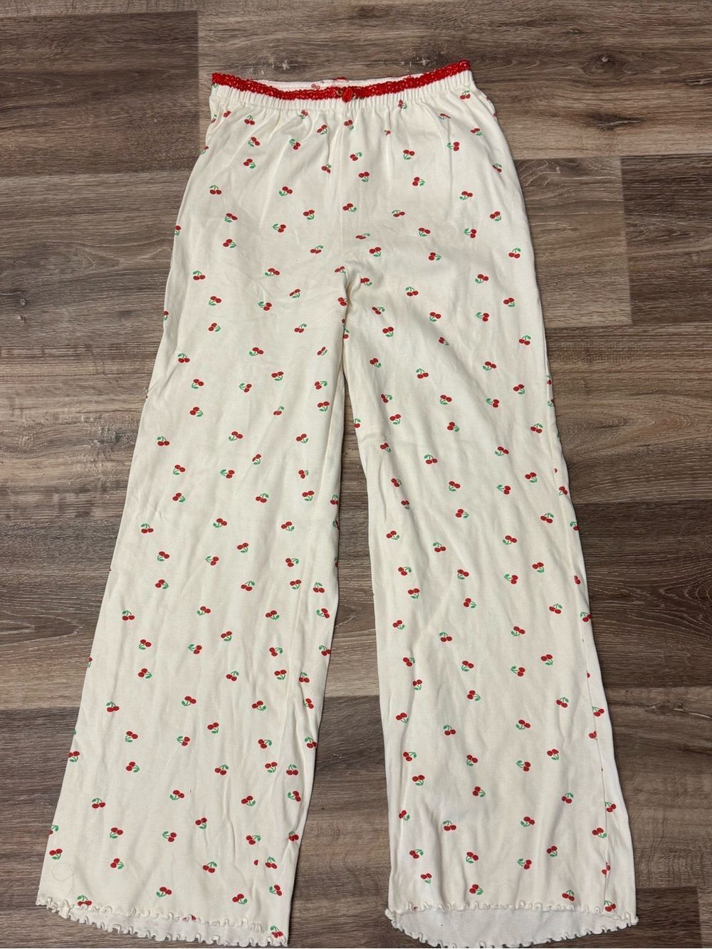Love Peace and Lazy Days Scalloped Hem Cherry Pajama Pants Women’s Small